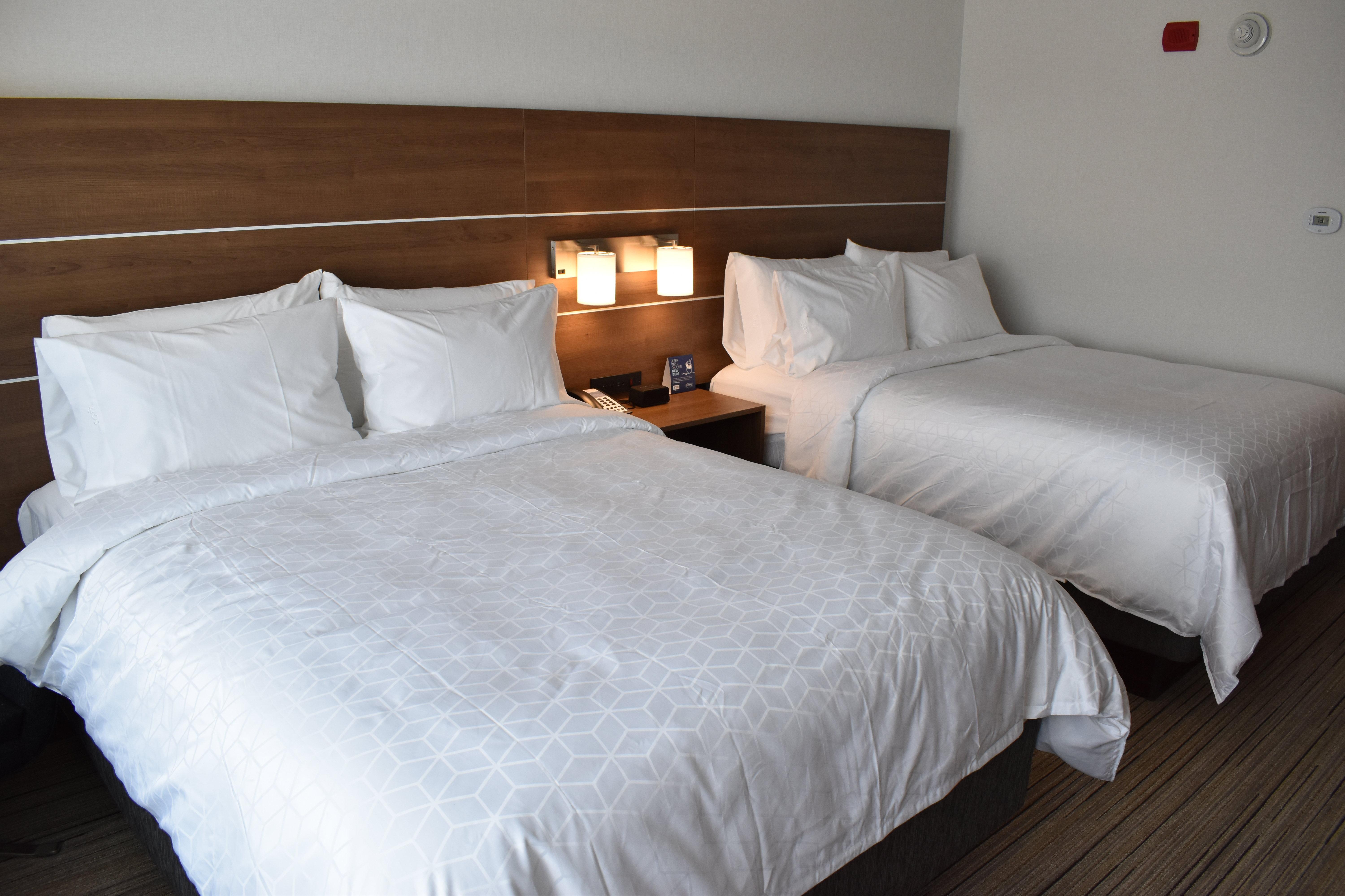 Holiday Inn Express & Suites - Boston South - Randolph By Ihg Екстериор снимка